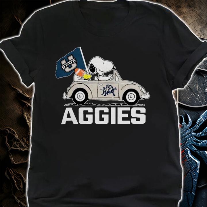 Snoopy And Woodstock Driving Car Utah State Aggies Flag t-shirt